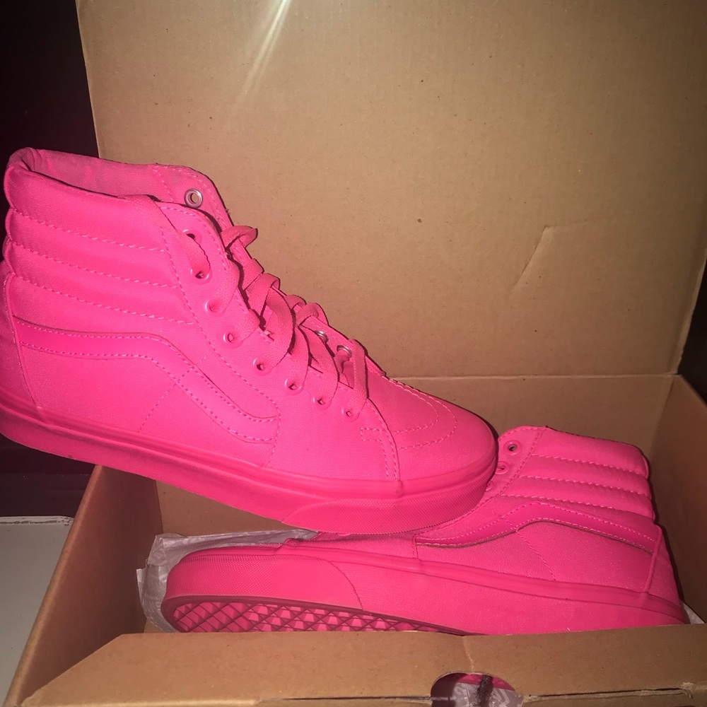 Sk8 Hi Vans Neon Pink 7.5